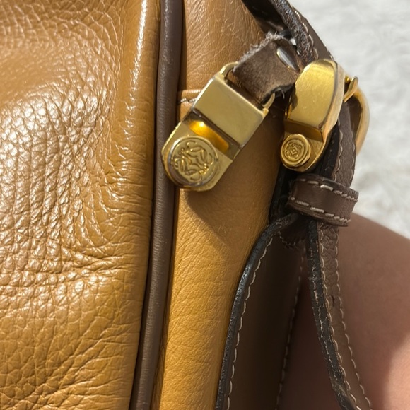 Loewe Tan Leather Shoulder Bag - Picture 8 of 17